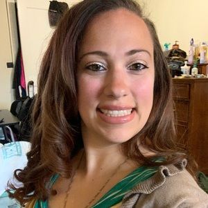 Meet your Posher, Stephanie